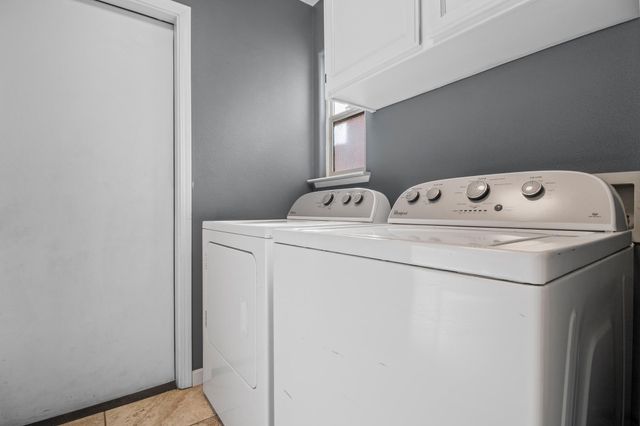 1602 E La Vida Court, Visalia, CA 93292