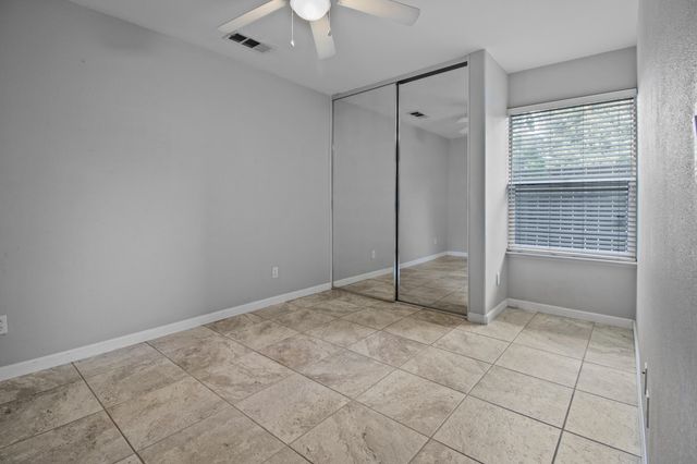 1602 E La Vida Court, Visalia, CA 93292