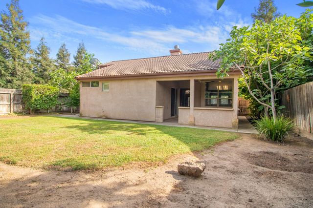 1602 E La Vida Court, Visalia, CA 93292