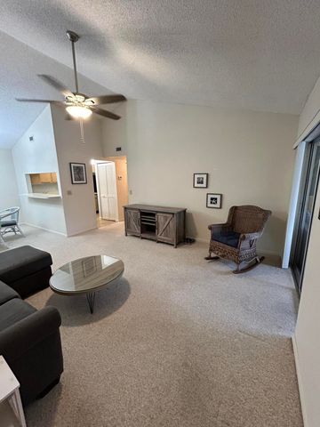 6531 SE Federal Highway E202, Stuart, FL 34997