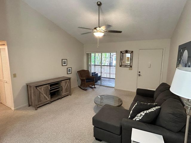 6531 SE Federal Highway E202, Stuart, FL 34997