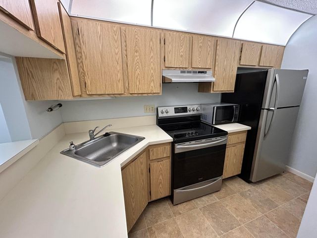 6531 SE Federal Highway E202, Stuart, FL 34997