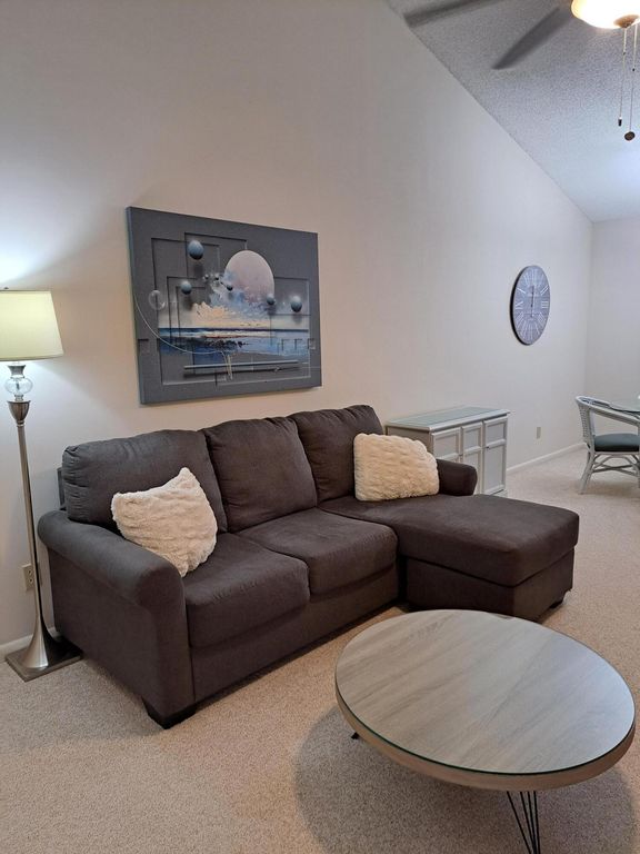 6531 SE Federal Highway E202, Stuart, FL 34997