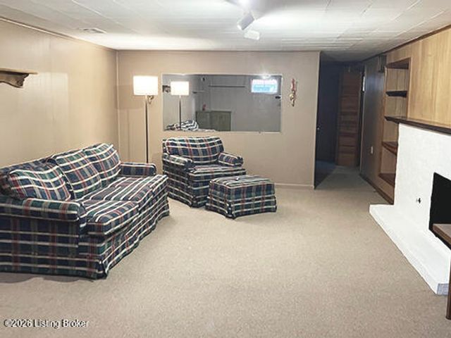 9616 Lyric Ln, Jeffersontown, KY 40299