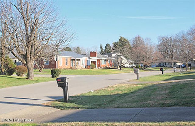 9616 Lyric Ln, Jeffersontown, KY 40299