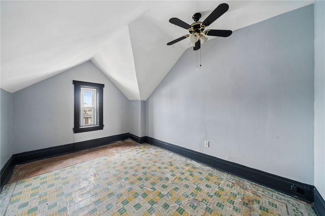 425 S Winebiddle St, Bloomfield, PA 15224