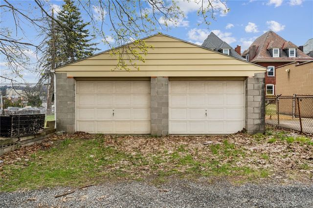 425 S Winebiddle St, Bloomfield, PA 15224