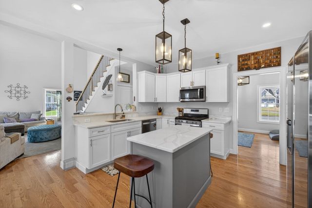 6 Geramat Way, Methuen, MA 01844