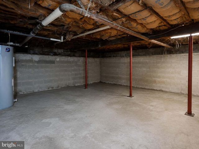 135 LONGSHORE AVE, Yardley, PA 19067