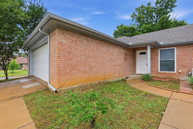 1502 Sharron Court A, Cleburne, TX 76033