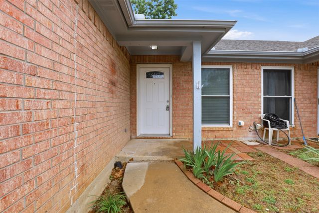 1502 Sharron Court A, Cleburne, TX 76033