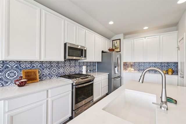 162 Billowing WAY, Kyle, TX 78640