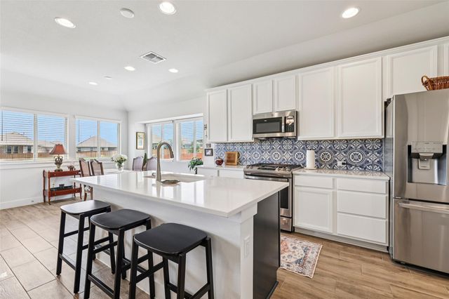 162 Billowing WAY, Kyle, TX 78640