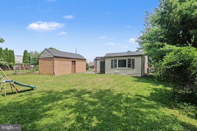 12 BIRCH ST, Mechanicsburg, PA 17050
