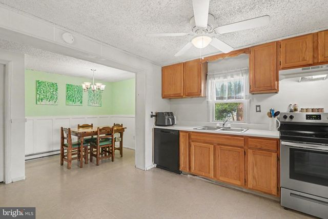 12 BIRCH ST, Mechanicsburg, PA 17050