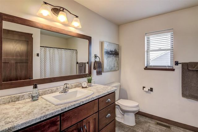 6235 Aspen Meadow Court, Eau Claire, WI 54703