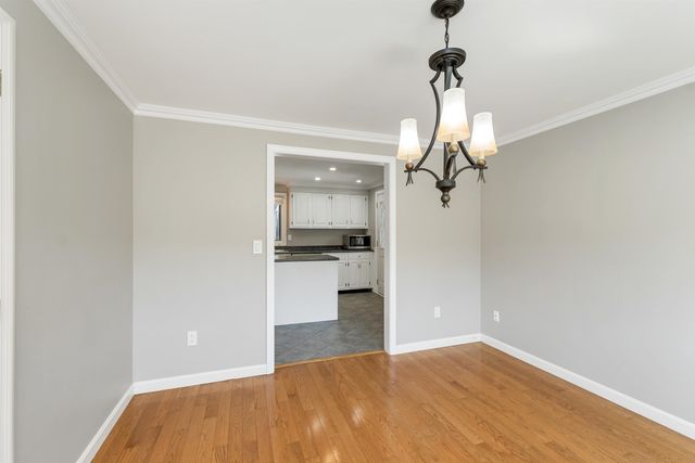 22 Jonathan Lane, Manchester, NH 03104