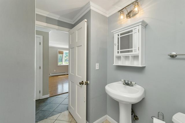 22 Jonathan Lane, Manchester, NH 03104