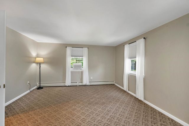 22 Jonathan Lane, Manchester, NH 03104