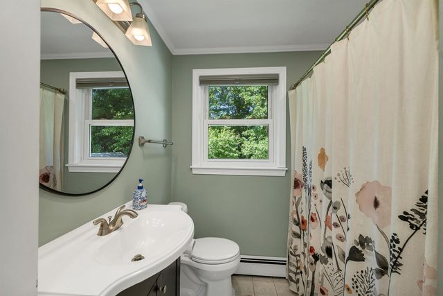 22 Jonathan Lane, Manchester, NH 03104