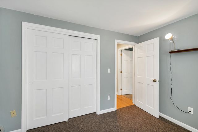 22 Jonathan Lane, Manchester, NH 03104