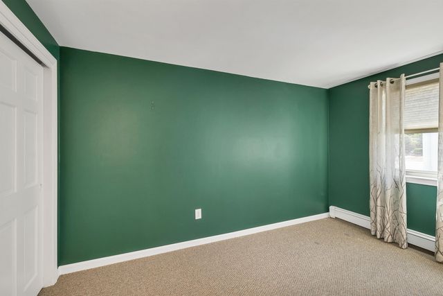 22 Jonathan Lane, Manchester, NH 03104