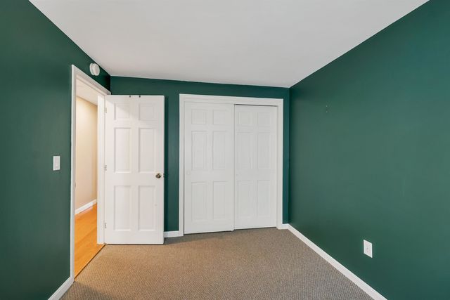 22 Jonathan Lane, Manchester, NH 03104