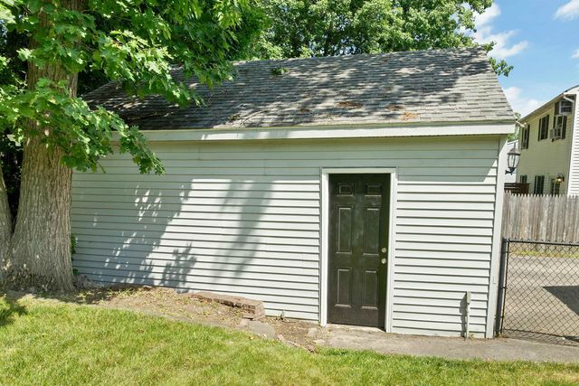 22 Jonathan Lane, Manchester, NH 03104