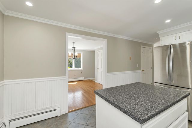22 Jonathan Lane, Manchester, NH 03104