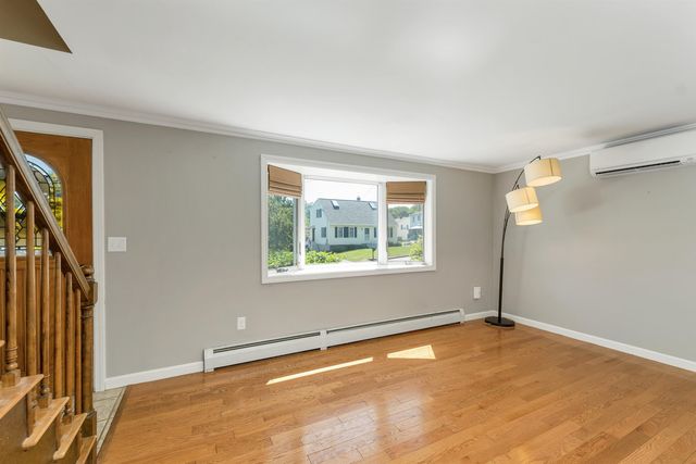 22 Jonathan Lane, Manchester, NH 03104