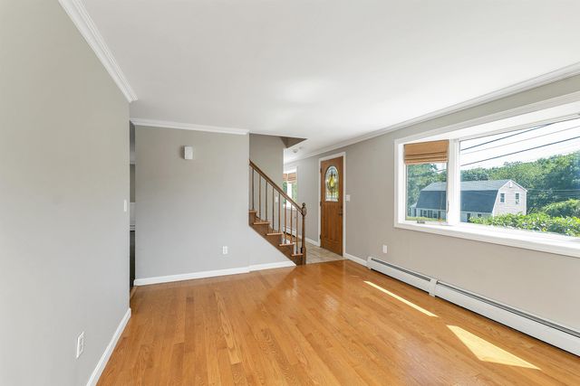 22 Jonathan Lane, Manchester, NH 03104