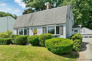 22 Jonathan Lane, Manchester, NH 03104