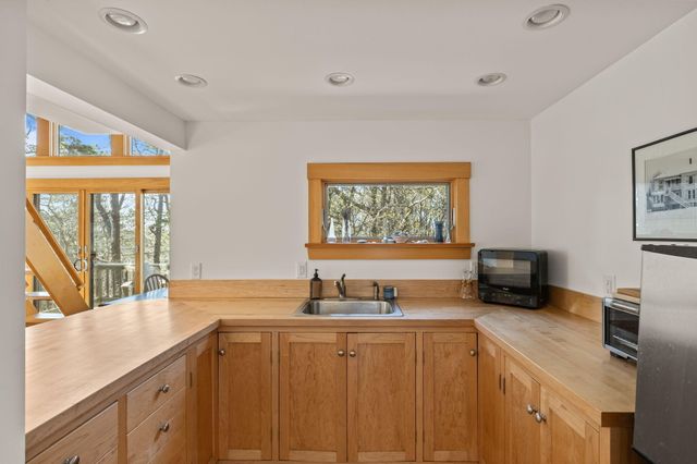135 Newcomb Hollow Road, Wellfleet, MA 02667