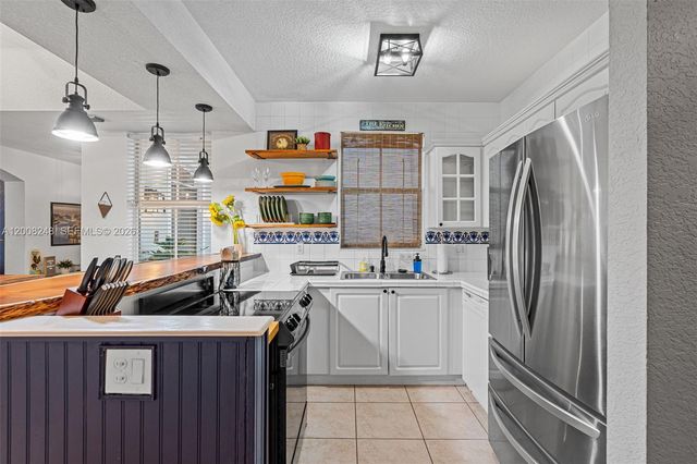 14435 NW 83rd Pl, Miami Lakes, FL 33016