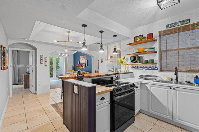 14435 NW 83rd Pl, Miami Lakes, FL 33016