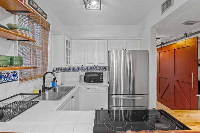 14435 NW 83rd Pl, Miami Lakes, FL 33016