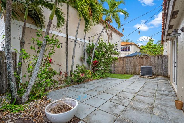 14435 NW 83rd Pl, Miami Lakes, FL 33016