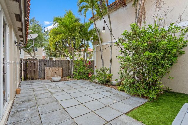 14435 NW 83rd Pl, Miami Lakes, FL 33016