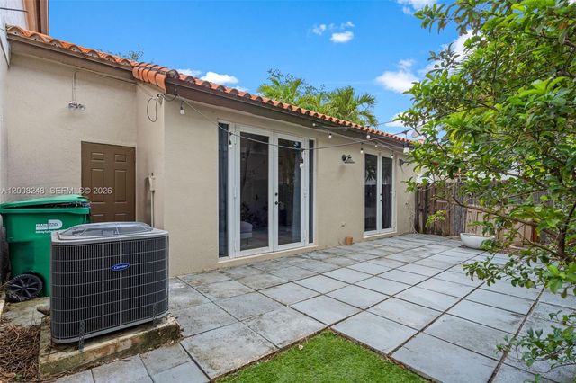 14435 NW 83rd Pl, Miami Lakes, FL 33016