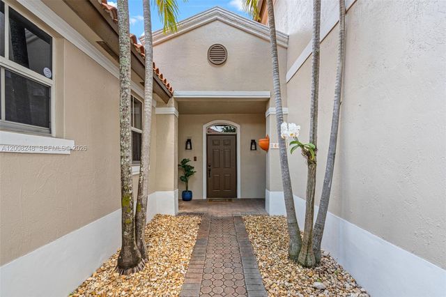 14435 NW 83rd Pl, Miami Lakes, FL 33016