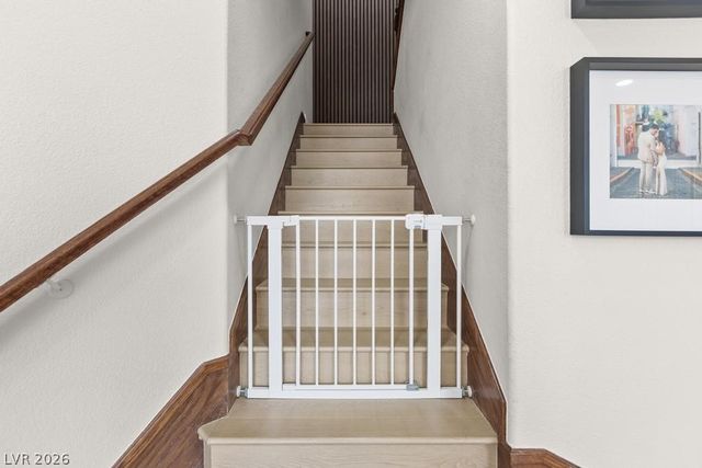 6067 Honeysuckle Ridge Street, Las Vegas, NV 89148