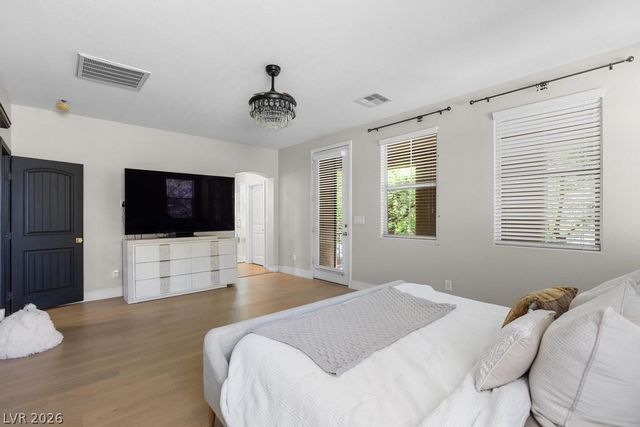 6067 Honeysuckle Ridge Street, Las Vegas, NV 89148