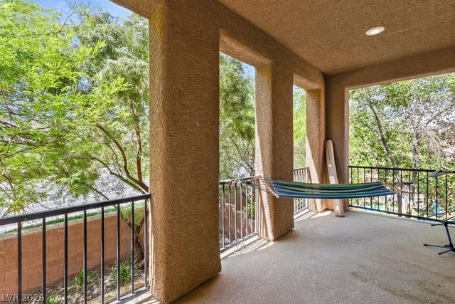 6067 Honeysuckle Ridge Street, Las Vegas, NV 89148