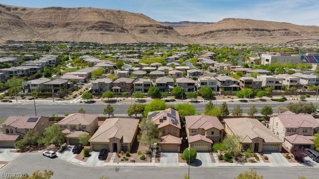 6067 Honeysuckle Ridge Street, Las Vegas, NV 89148