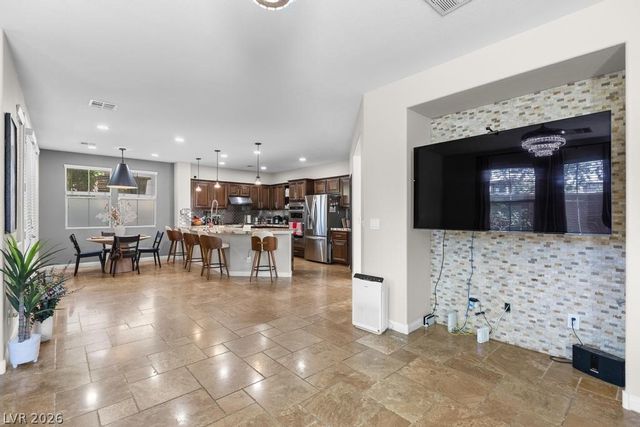 6067 Honeysuckle Ridge Street, Las Vegas, NV 89148