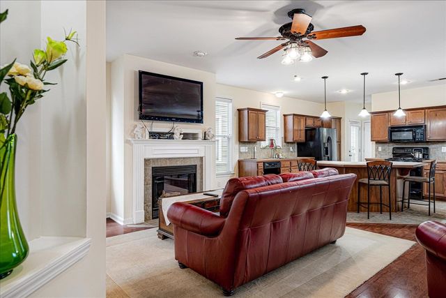 290 ISLAND BLUFF DR, Memphis, TN 38103