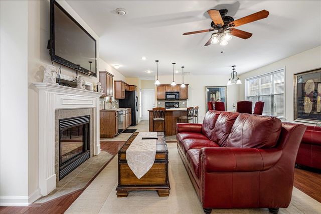 290 ISLAND BLUFF DR, Memphis, TN 38103