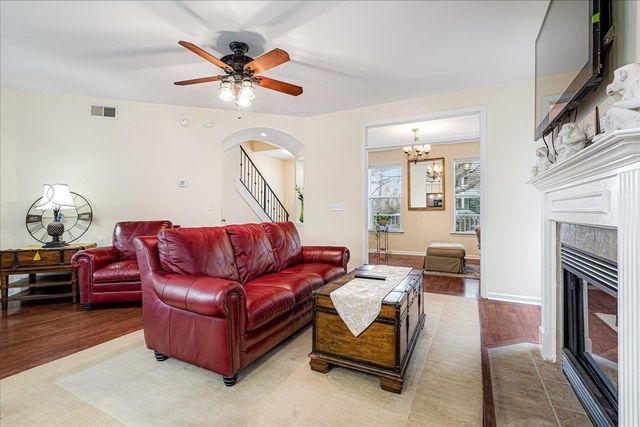 290 ISLAND BLUFF DR, Memphis, TN 38103