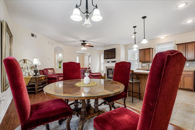 290 ISLAND BLUFF DR, Memphis, TN 38103