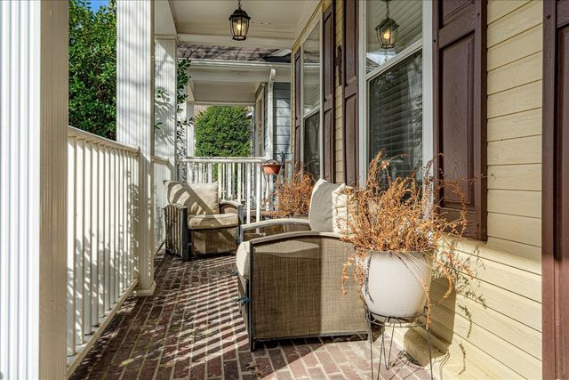 290 ISLAND BLUFF DR, Memphis, TN 38103